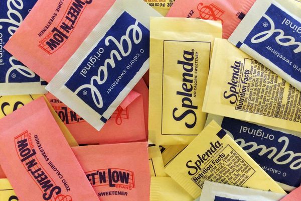 Do artificial sweeteners cause cancer or other diseases?